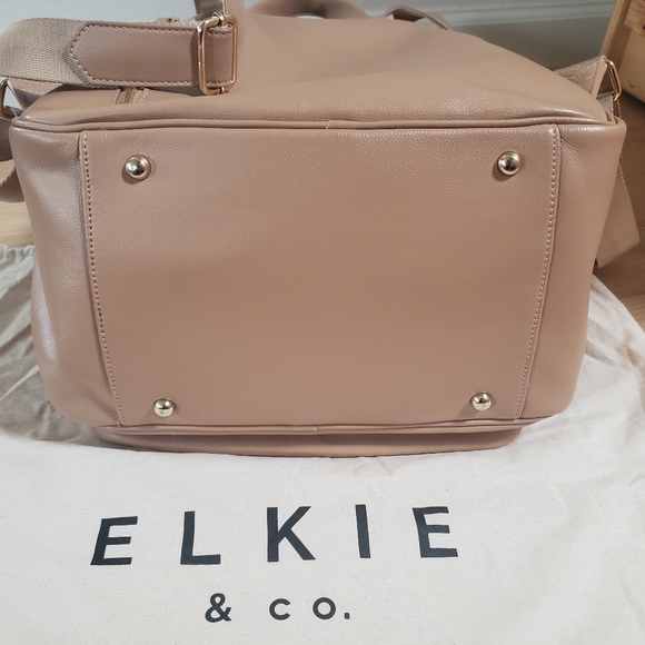 Vegan leather Backpack - Tan w/ gold hardware - Picture 8 of 11